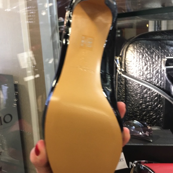 Coach pumps - Picture 3 of 3